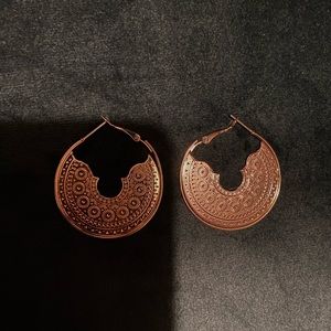 rose gold earrings !!